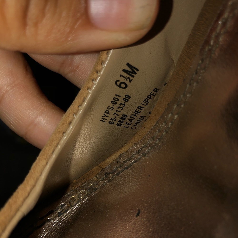 Heels - Picture 3 of 3